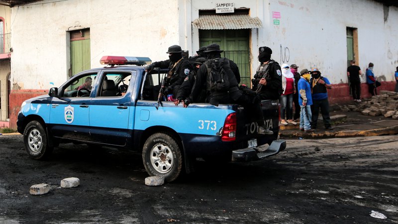 Fotografija: Pripadniki nikaragovskih specialnih enot v Monimbóju, Masaya. FOTO: Oswaldo Rivas/Reuters