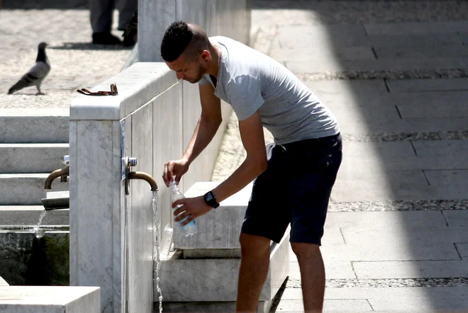Presahnejo lahko tudi viri vode. FOTO: Roman ipić/Delo