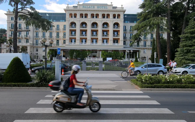 Najprestižnejši kraj ob slovenskem morju Portorož ni samo za tiste z globljimi žepi. FOTO: Jože Suhadolnik