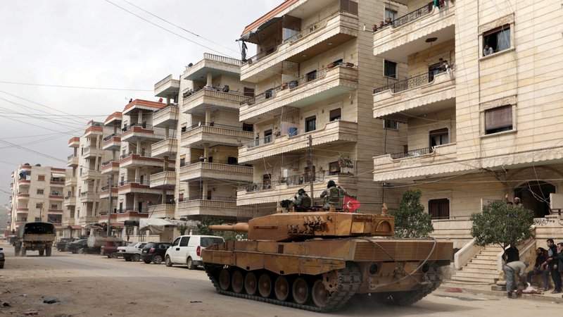Fotografija: Turški tank v Afrinu. FOTO: Reuters