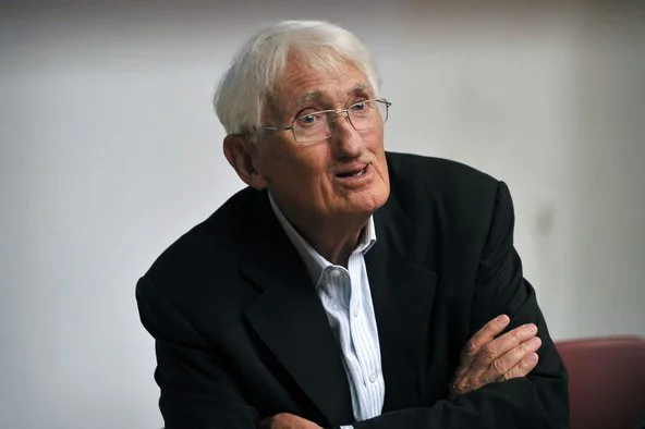 Jürgen Habermas z ostrimi analizami in komentarji tudi globoko v 21. stoletju ostaja eden najvplivnejših še živečih svetovnih intelektualcev. FOTO: Reuters