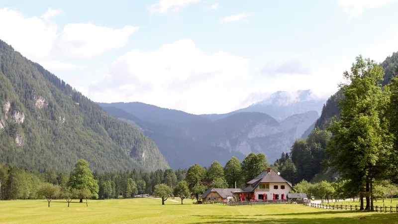 Fotografija: Logarska dolina, eden lepših kotičkov Slovenije FOTO: Marko Feist