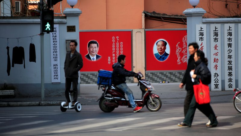 Fotografija: Komunistična partija se trudi s pomočjo cenzure in internetne policije nadzorovati omrežja. FOTO: Reuters