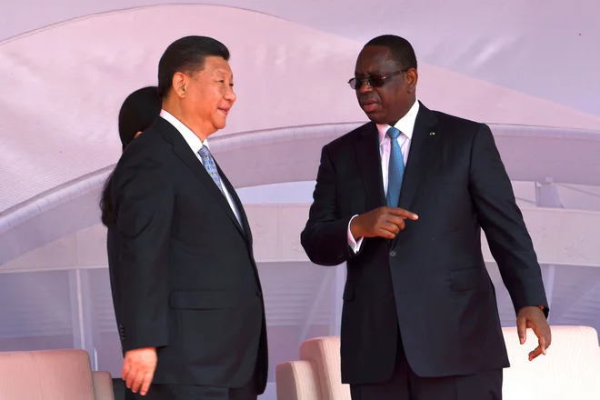 Kitajski predsednik Xi Jinping se je v minuli konec tedna v Senegalu sestal s predsednikom Mackyem Sallom. FOTO: AFP
