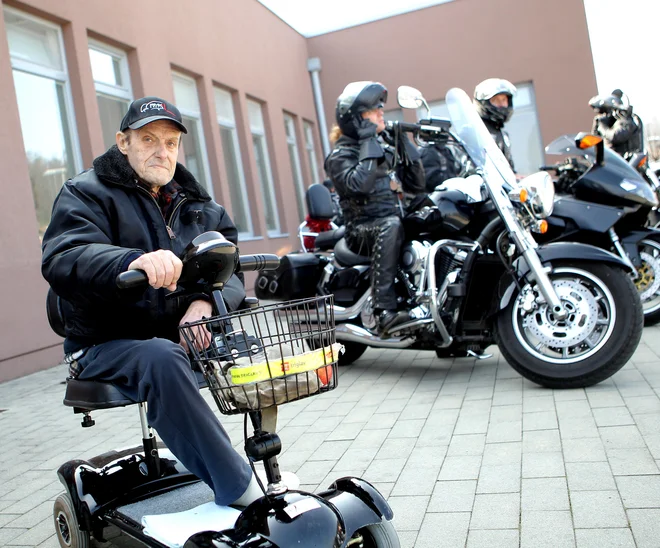 Motorno kolo ni le prevozno sredstvo, je sveta reč! Foto Mavric Pivk