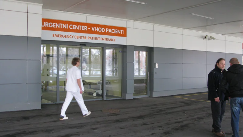 Fotografija: Vhod v Urgentni center Celje FOTO: Špela Kuralt