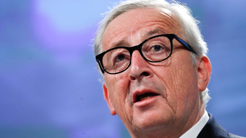 Fotografija: Predsednik evropske komisije Jean-Claude Juncker vztraja, da se bosta s Trumpov pogajala na enakovredni osnovi. FOTO: REUTERS/Yves Herman