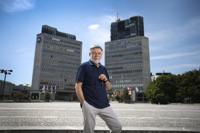 Dr. Peter Krečič, umetnostni zgodovinar na Trgu republike. FOTO: Leon Vidic
