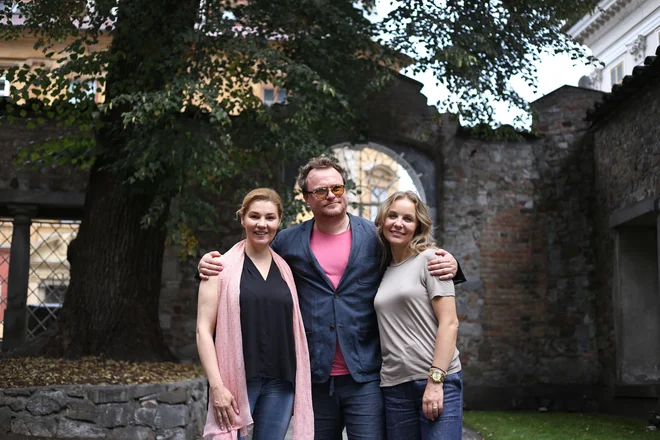 Na nocojšnjem gala koncertu se bodo predstavili Oksana Šilova, Sergej Skorohodov in Jekaterina Sergejeva.