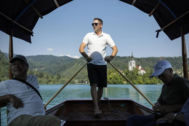 AVK je po enem letu ugotavljanja omejevanje konkurence pri izvajanju prevozov na Blejskem jezeru to potrdil, vendar se do zdaj ni spremenilo nič. FOTO: Uroš Hočevar/Delo