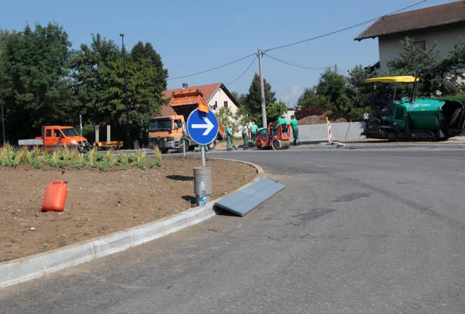 Končna dela na Zaloški cesti. FOTO: Mavric Pivk