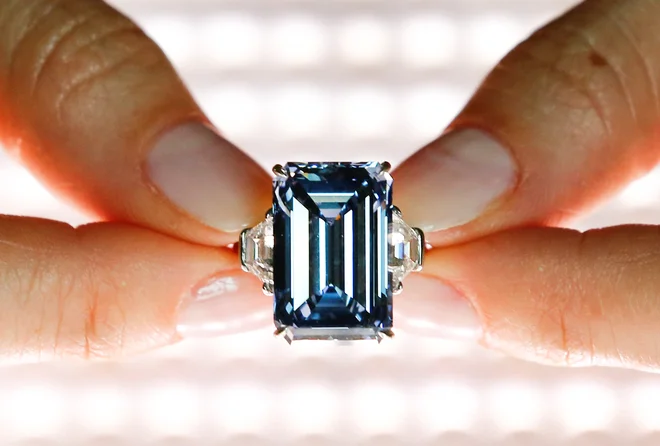 14.62-karatni modri diamant Oppenheimer FOTO: Denis Balibouse/Reuters