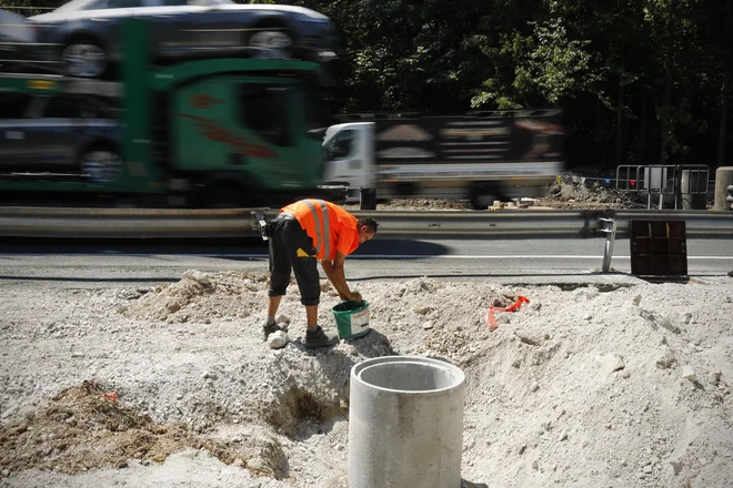 Rušenje cestninske postaje Logatec FOTO: Uroš Hočevar