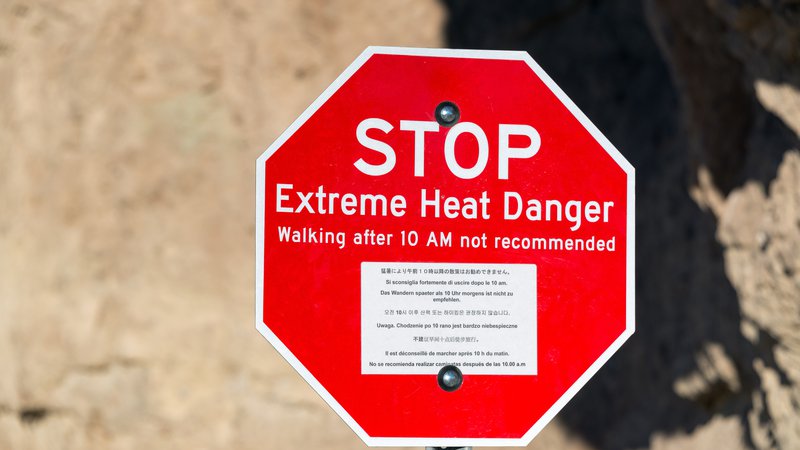Fotografija: Upravljavci parka v Dolini smrti opozarjajo turiste na previdnost. FOTO: Shutterstock