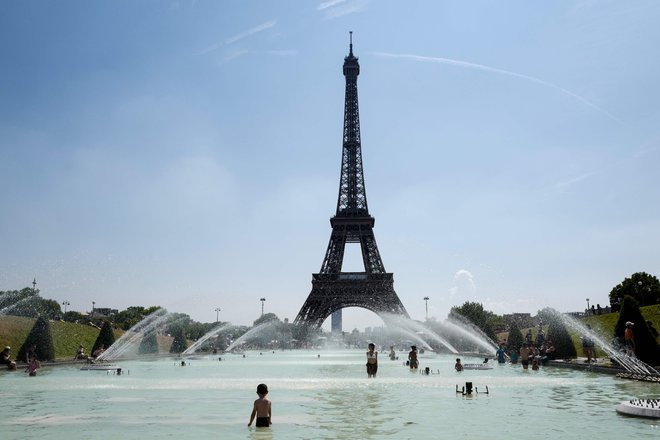 Vodstvo družbe Societe d'Exploitation de la Tour Eiffel, ki upravlja s stolpom, se je z delavci sicer pogajalo, a so pogovori v sredo popoldan propadli. FOTO: AFP