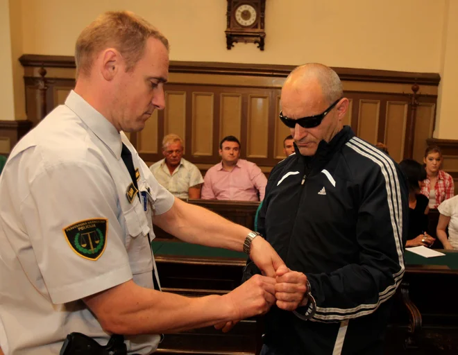 Igor Bavdek na Dobu prestaja 14 let in pol zaporne kazni. FOTO Dejan Javornik