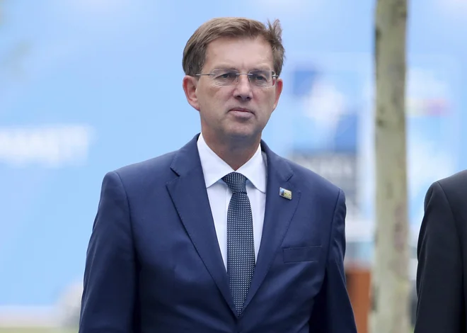Miro Cerar je svet stranke SMC pisno seznanil s svojimi pridržki o oblikovanju manjšinske vlade. FOTO: Tatyana Zenkovich/AP