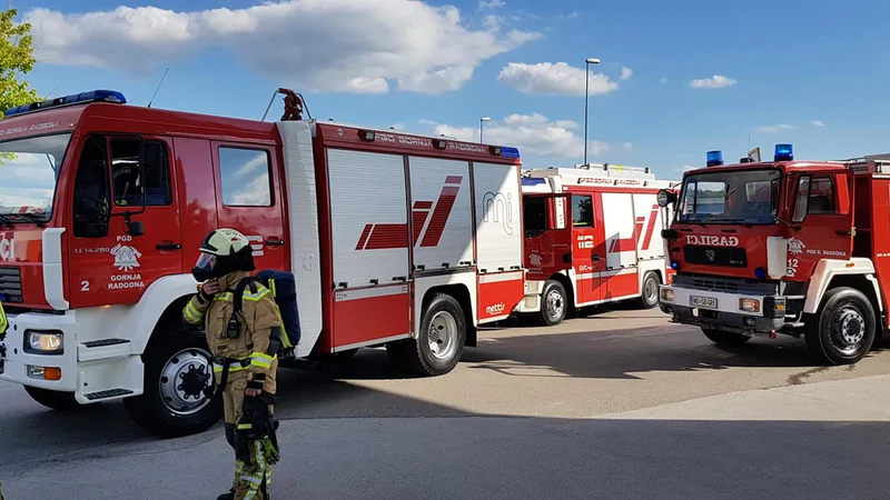 Fotografija: Gasilci so hitro posredovali in pogasili požar v mladinskem hotelu. Fotografija je simbolična.