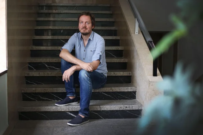 Goran Lukić: Delodajalci se pritožujejo, da jim primanjkuje turističnih delavcev, voznikov, gradbenih delavcev … Poglejte najnižje osnovne plače, pa boste videli, zakaj. FOTO: Leon Vidic