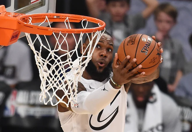 LeBron James ne skopari z besedami na račun Donalda Trumpa. FOTO: Robyn Beck/Afp