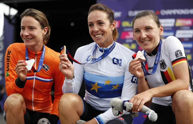 Medalistke z EP v Glasgowu - Marianne Vos (levo), Marta Bastianelli in Lisa Brennauer.