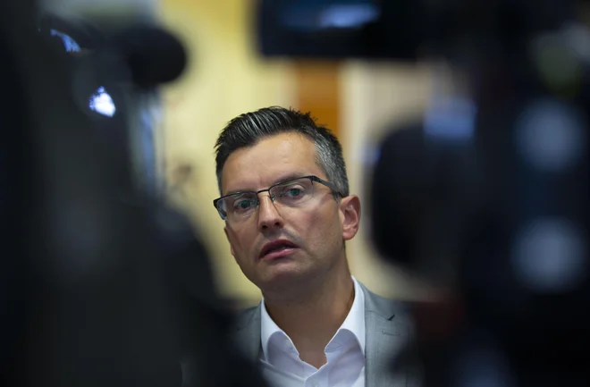 Gre za očiten politični pat položaj. Politika ni zmožna voditi igre. FOTO: Matej Družnik