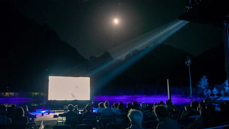 Fotografija: Mednarodni filmski festival v Kranjski gori je letos dokazal, da se lahko uvrsti na zemljevid najbolj neobičajnih filmskih festivalov z največjim srcem, pravijo udeleženci. Foto: Kgiff