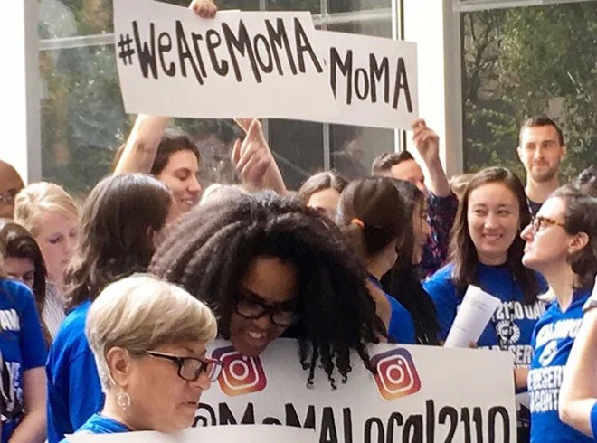 Zaposleni v muzeju MoMA so protestirali dan pred vnovičnimi pogajanji z delodajalcem. FOTO: arhiv MoMA Local 2110