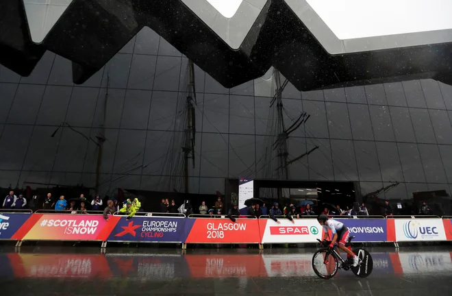 Kronometer v Glasgowu je zaznamovalo močno deževje. FOTO: Reuters