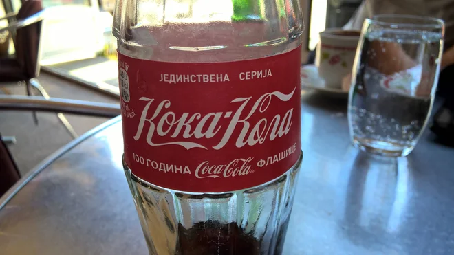 Zakon predvideva davčne olajšave za izdajatelje časopisov in knjig, ki tiskajo v cirilici, in tudi za podjetja, ki bodo svoje ime natisnila in poudarila v cirilici. FOTO: Dokumentacija Dela