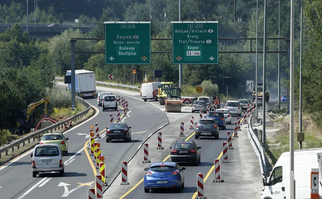 Na vzhodni ljubljanski obvoznici bo od sobote od 14. ure zaprt razcep Malence iz smeri Golovca proti Rudniku zaradi del. FOTO: Matej Družnik