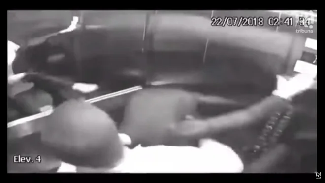 Posnetki varnostnih kamer, ki so jih predvajali na eni izmed brazilskih televizij, prikazujejo Luísa Felipeja Manvailerja, ki v stanovanjskem bloku pretepa svojo ženo Tatiane Spitzner. FOTO: Youtube
