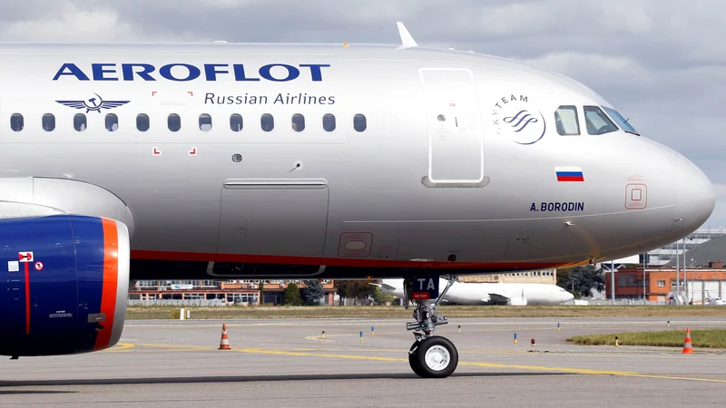 Fotografija: Ruski nacionalni prevoznik Aeroflot naj bi z zimskim voznim redom začel ponovno leteti med Ljubljano in Moskvo. FOTO: Regis Duvignau/Reuters