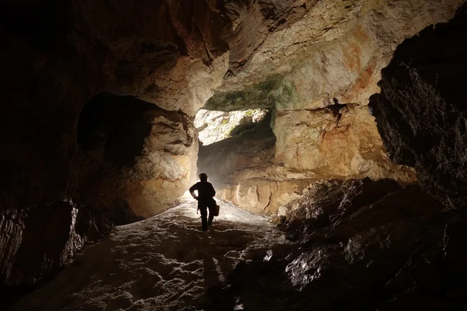 V jami Primadona. FOTO: Jamarska Sekcija Planinskega Društva Tolmin.