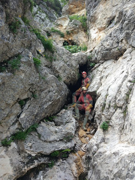 Jama Coincidance je potencialna najnižja točka vstopa v jamski sistem Migovec. FOTO: Jamarska Sekcija Planinskega Društva Tolmin.