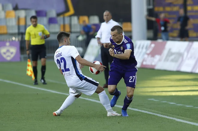 Jasmin Mešanović se med strelce ni vpisal, je pa podal pri prvih dveh zadetkih. FOTO: Leon Vidic/Delo