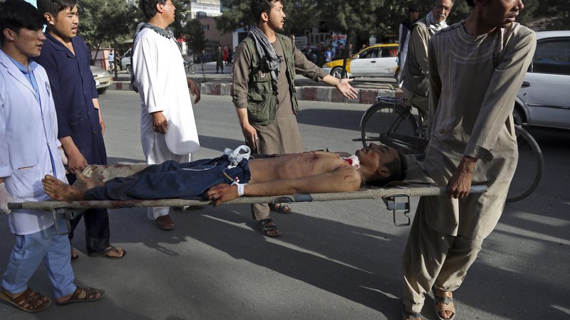 Fotografija: Gre za nov večji samomorilski napad v Afganistanu v zadnjem mesecu dni. FOTO: AP