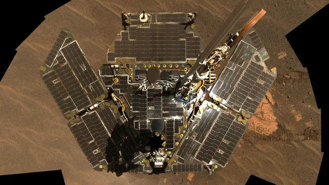 Solarni paneli roverja Opportunity. FOTO: Nasa
