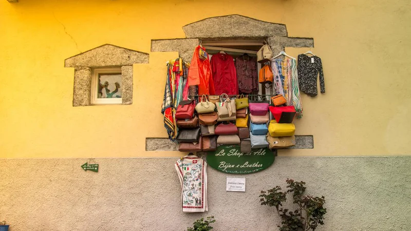 Fotografija: Izložba, ki ponuja vse mogoče. Foto Katjuša Karlovini