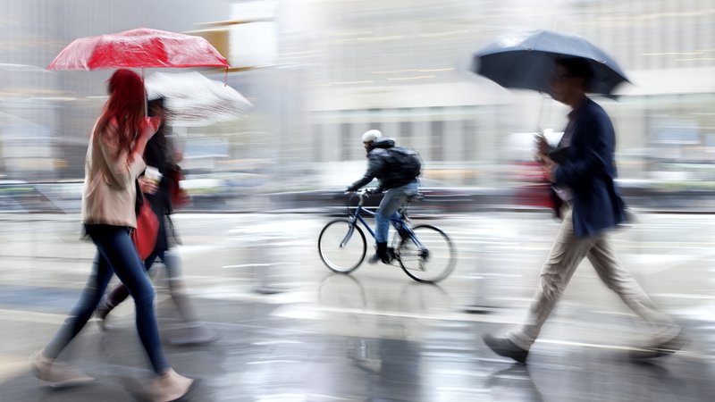 Fotografija: V nedeljo bo deževno z bolj jesenskimi temperaturami. FOTO: Shutterstock