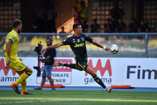 Na Cristiana Ronalda v Juventusovem dresu se bomo morali še navaditi. FOTO: AFP