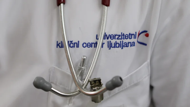 Fotografija: 35 milijonov evrov bo namenjenih za skrajševanje čakalnih vrst v zdravstvu. FOTO: Jože Suhadolnik