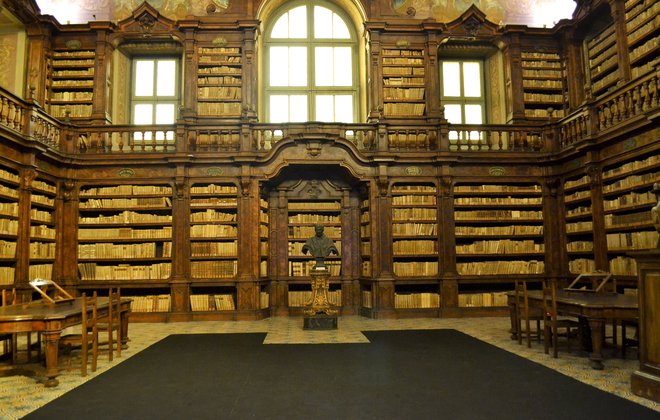 Knjižnica girolamini Foto Wikipedija