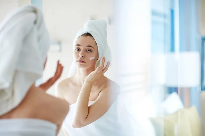 Nekateri ljudje imajo pretirano pozitivno predstavo o sebi, ki je ne morejo upravičiti ne s svojimi lastnostmi ne z dosežki v resničnem življenju. FOTO Thinkstock