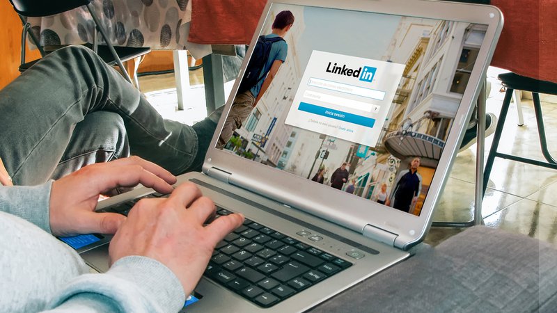 Fotografija: Linkedin je uporaben pri iskanju zaposlitve. Foto Shutterstock