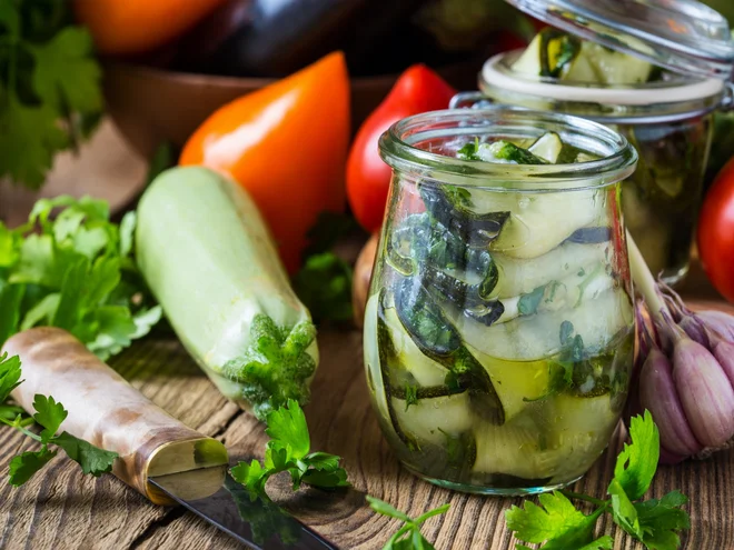 Vsak dan je priporočeno zaužiti od 250 do 400 gramov zelenjave. Foto Getty Images/Istockphoto