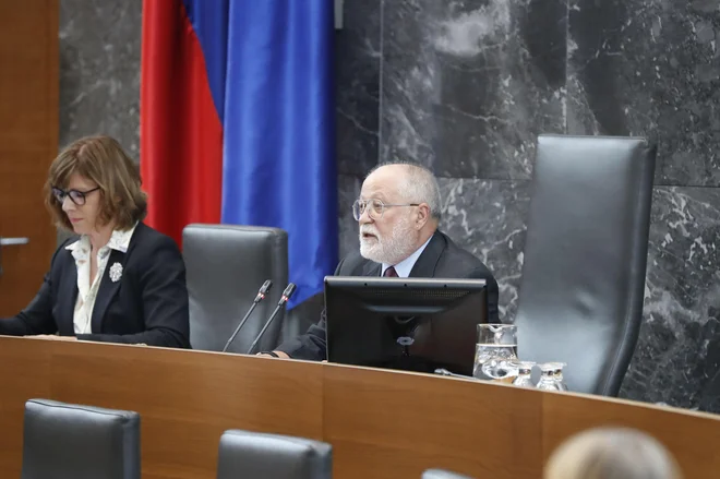 Sab predlaga najstarejšega poslanca Petra Jožefa Česnika, ki je več desetletij bival v tujini, za ministra za Slovence v zamejstvu in po svetu. FOTO: Leon Vidic/delo