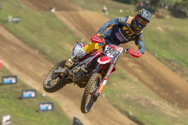 Tim Gajser je drugo mesto držal od štarta do cilja. FOTO: HRC
