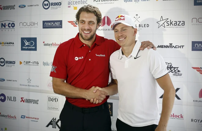 Henrik Kristoffersen je za en dan smuči zamenjal za palico za golf. FOTO: Blaž Samec/Delo