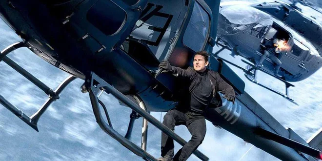 Tom Cruise nikoli ne zamudi priložnosti za samomorilsko akcijo.<br />
FOTO: Promocijsko gradivo
